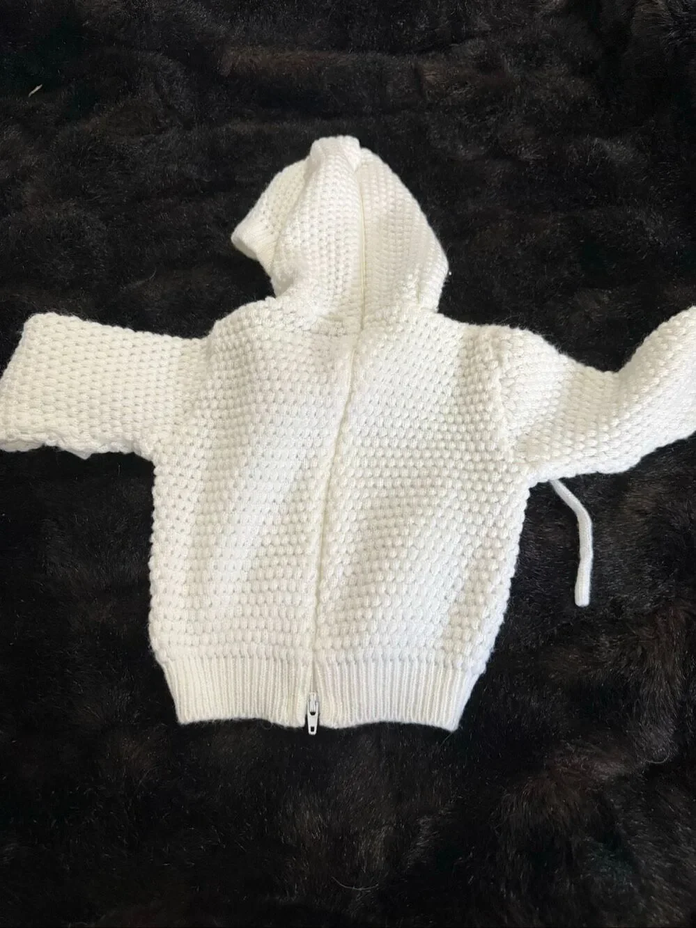 Vintage White Knit Hooded Sweater bear quiltex and 0/6 months  white